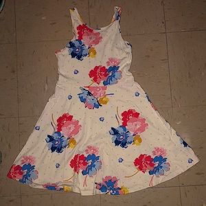 This is from old navy it is multicolored.